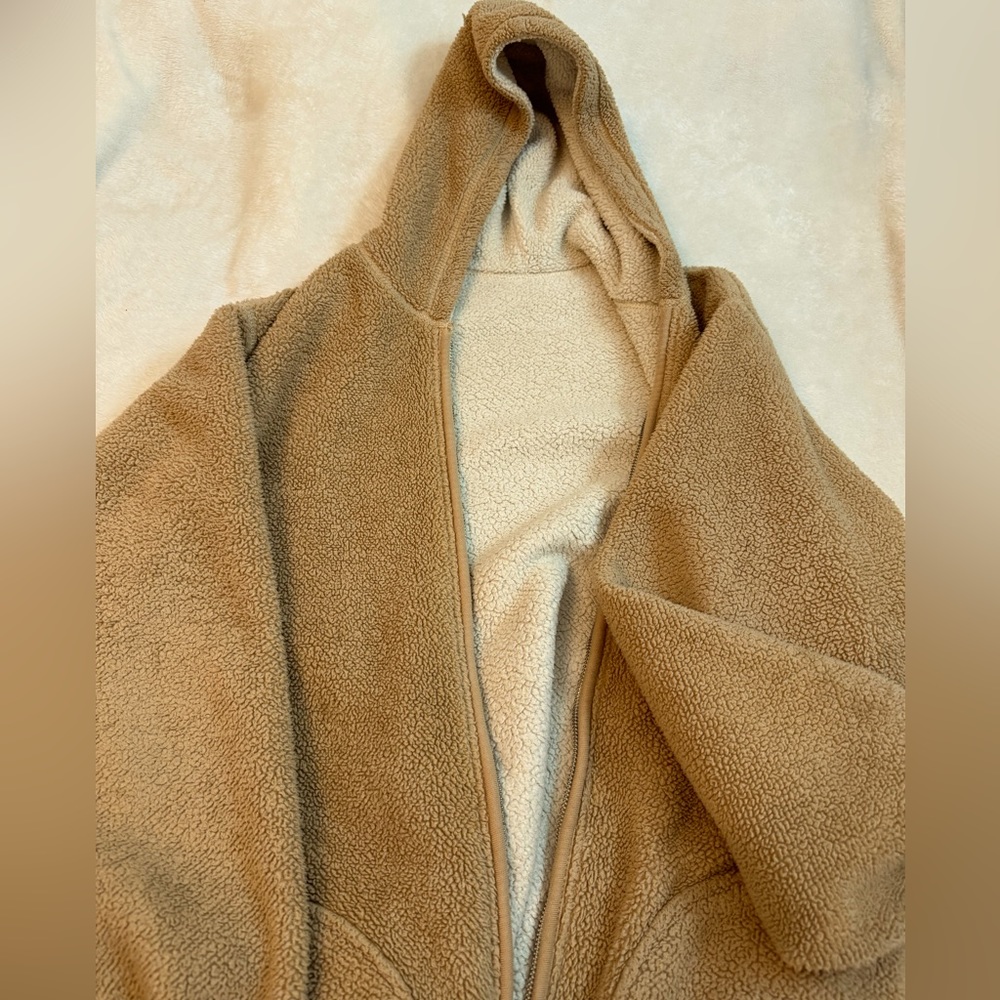 Hollister xs tan sherpa reversible